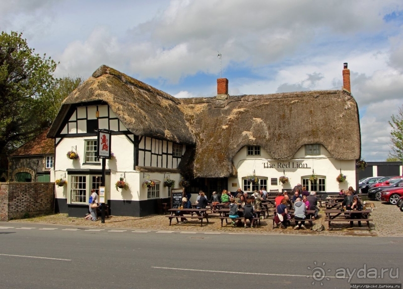 "The Red Lion" — аутентичный английский паб в Эйвбери