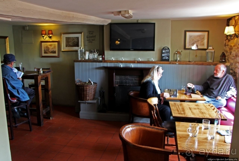 "The Red Lion" — аутентичный английский паб в Эйвбери