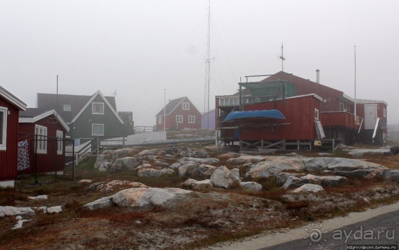 Ледяной порой Аасиаат из тумана выплывает