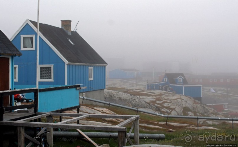 Ледяной порой Аасиаат из тумана выплывает