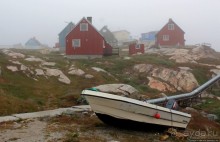 Ледяной порой Аасиаат из тумана выплывает