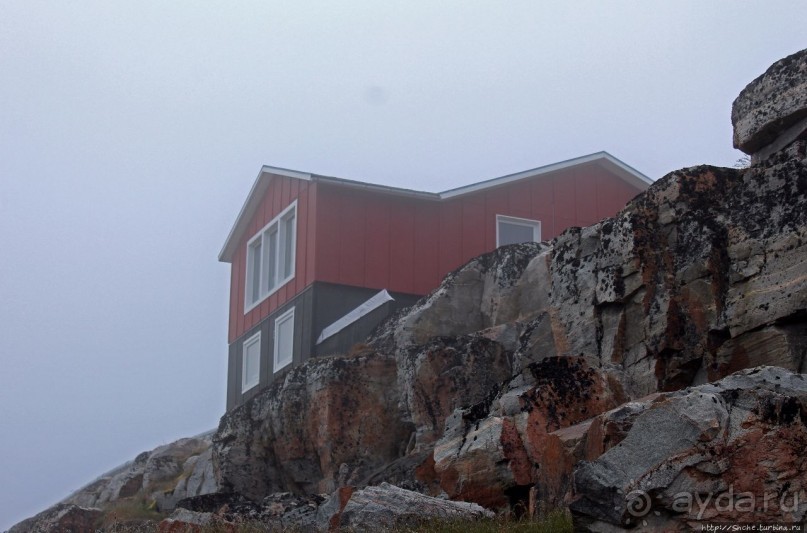 Ледяной порой Аасиаат из тумана выплывает