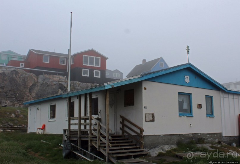 Ледяной порой Аасиаат из тумана выплывает