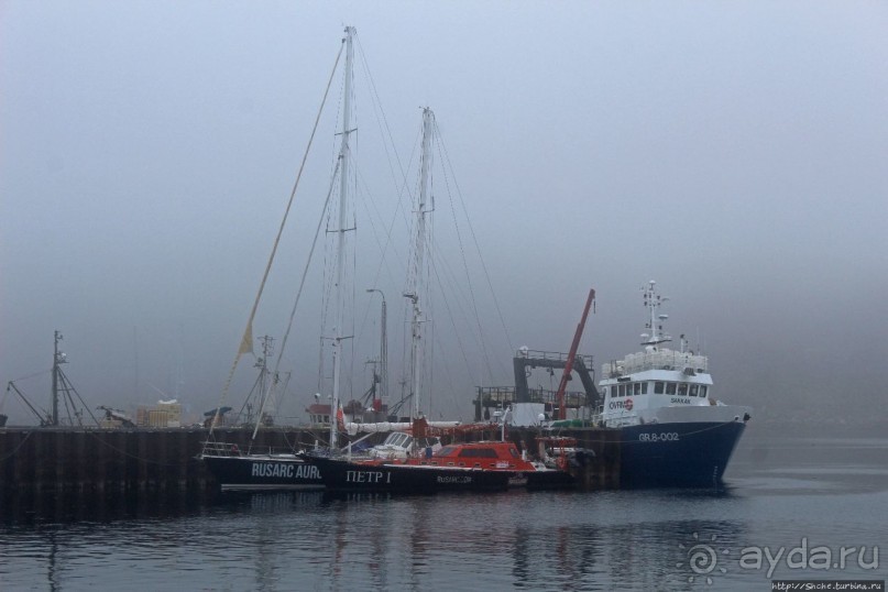 Ледяной порой Аасиаат из тумана выплывает