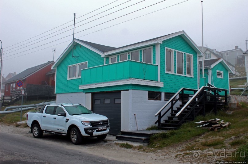 Ледяной порой Аасиаат из тумана выплывает