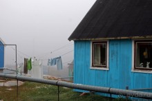 Ледяной порой Аасиаат из тумана выплывает