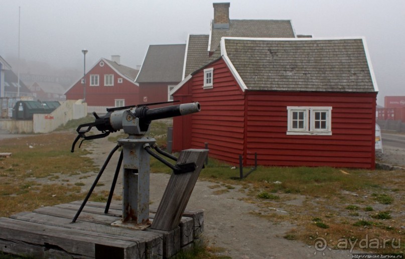 Ледяной порой Аасиаат из тумана выплывает