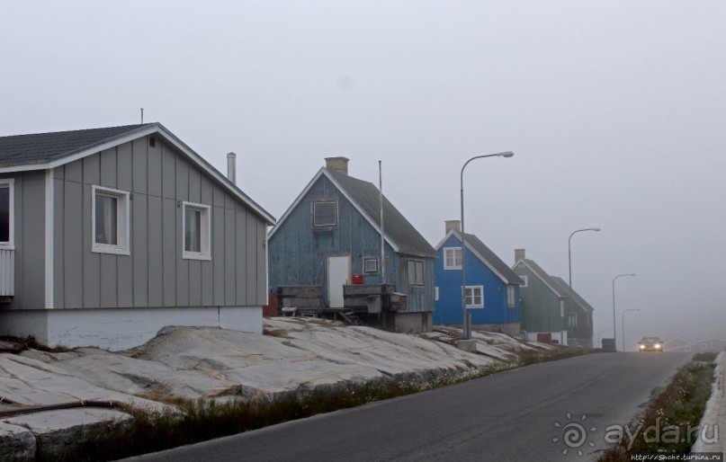 Ледяной порой Аасиаат из тумана выплывает