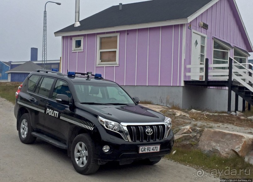 Ледяной порой Аасиаат из тумана выплывает