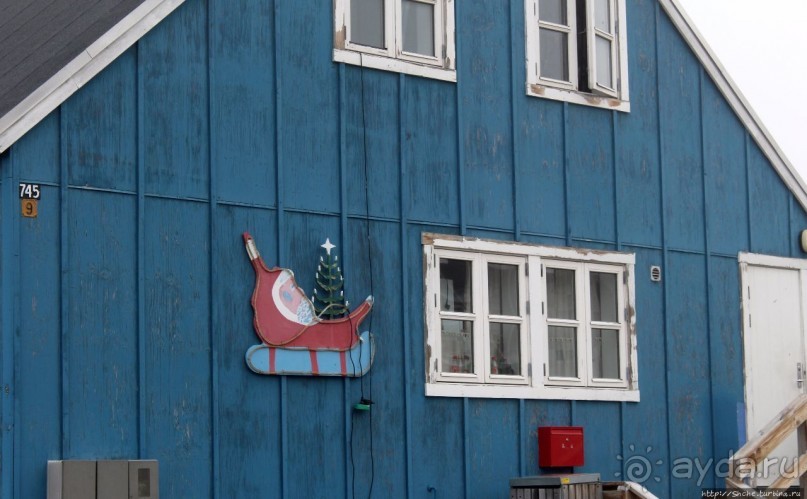 Ледяной порой Аасиаат из тумана выплывает