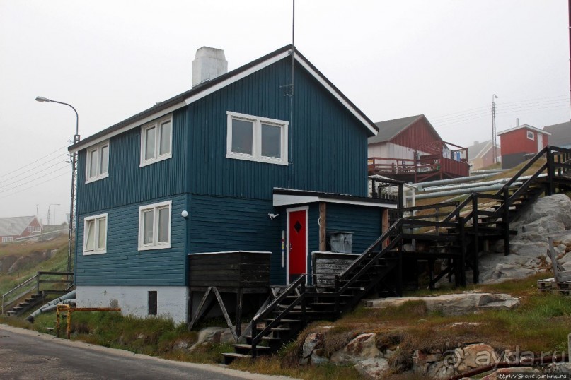 Ледяной порой Аасиаат из тумана выплывает