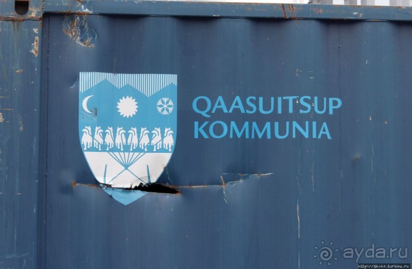 Ледяной порой Аасиаат из тумана выплывает