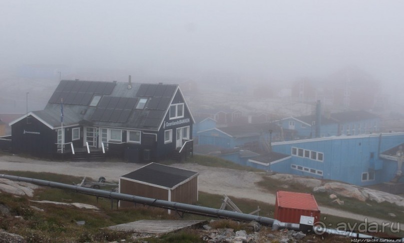 Ледяной порой Аасиаат из тумана выплывает
