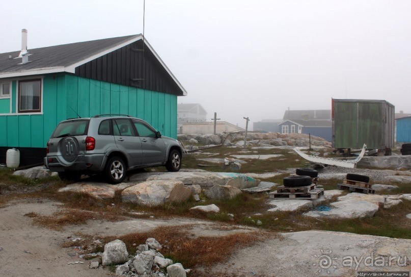 Ледяной порой Аасиаат из тумана выплывает