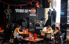 Культовое кафе на Сентозе (Сингапур)