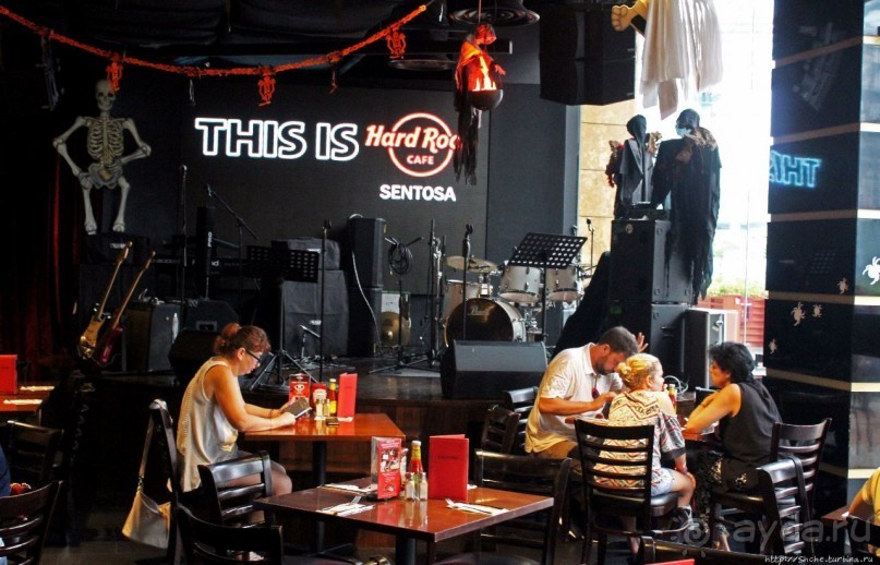 Культовое кафе на Сентозе (Сингапур)