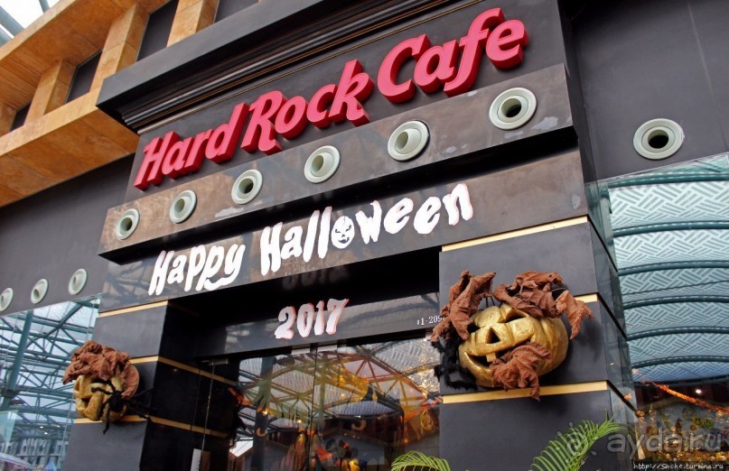 Культовое кафе на Сентозе (Сингапур)