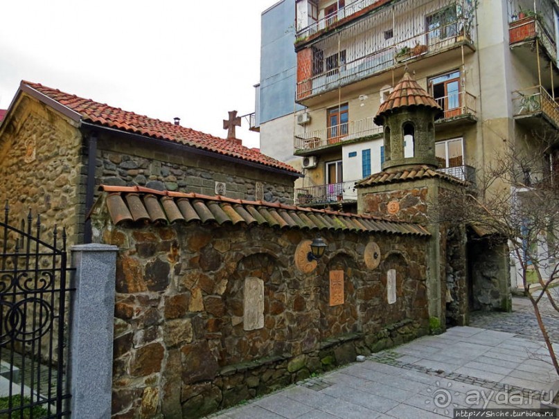 Альбом отзыва "Улицы и площади Батуми. Городские зарисовки"