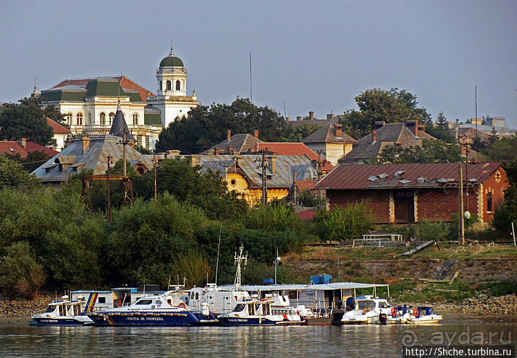 Паром через Дунай из Румынии в Болгарию "Калафат-Видин"