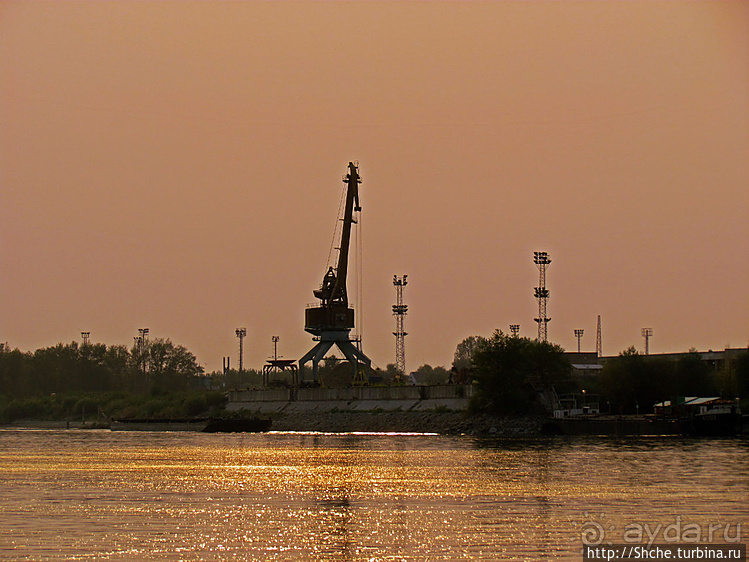 Паром через Дунай из Румынии в Болгарию "Калафат-Видин"