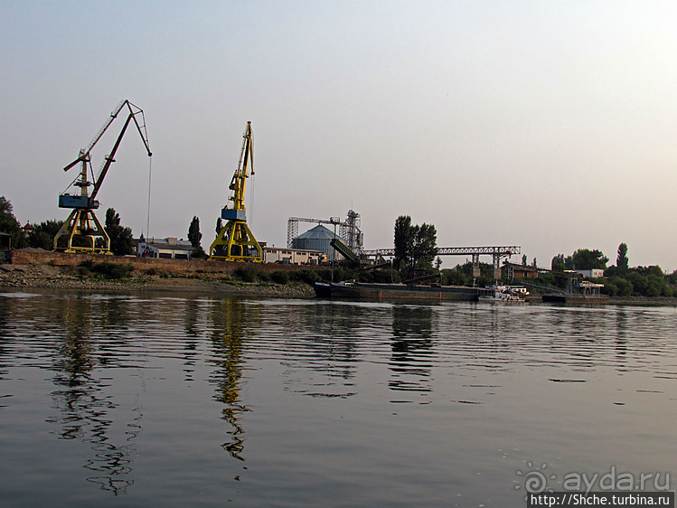 Паром через Дунай из Румынии в Болгарию "Калафат-Видин"