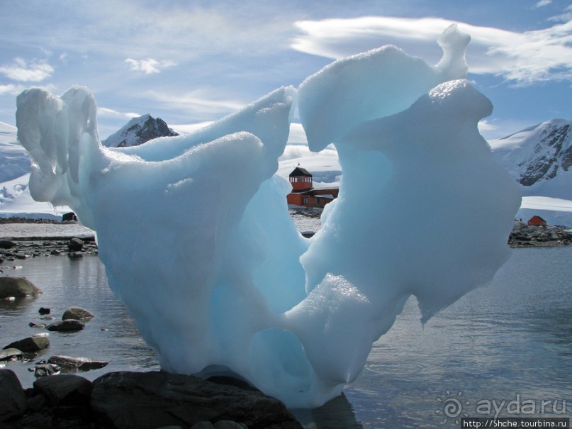 Чилийская антарктическая база Gonz. Videla в заливе Paradise