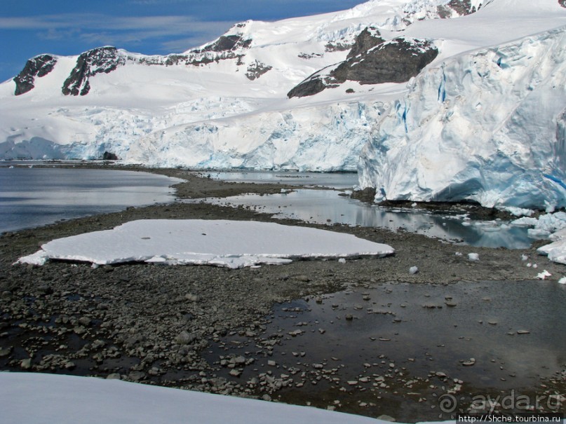 Чилийская антарктическая база Gonz. Videla в заливе Paradise