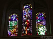 Чудо с белыми куполами из кирпича и розового мрамора