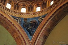 Чудо с белыми куполами из кирпича и розового мрамора