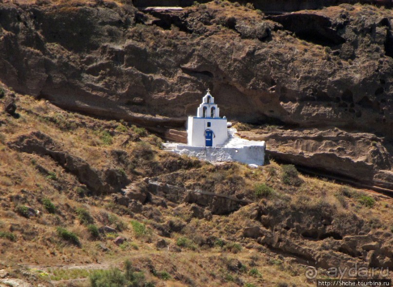 Голубые купола Санторини — классические виды Греции