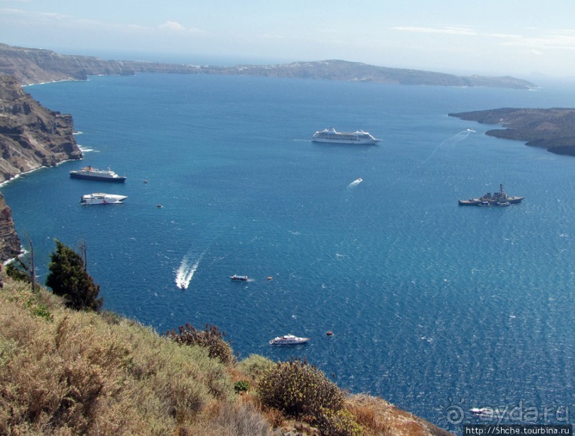 Голубые купола Санторини — классические виды Греции