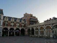 Площадь Пьяцца: башня с курантами и открывающиеся куклы