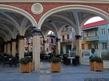 Площадь Пьяцца: башня с курантами и открывающиеся куклы