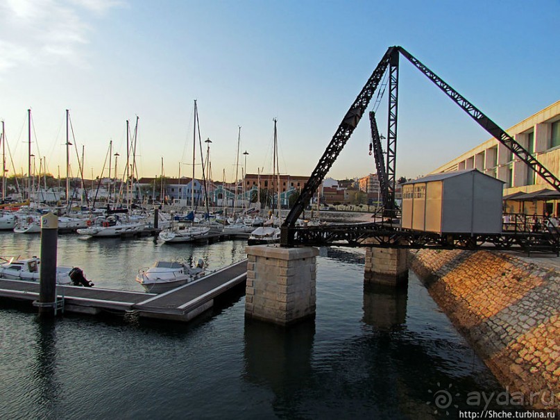 Набережная реки Тежу в районе Белем в Лиссабоне