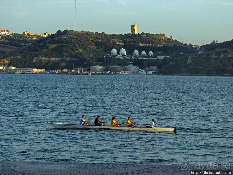 Набережная реки Тежу в районе Белем в Лиссабоне