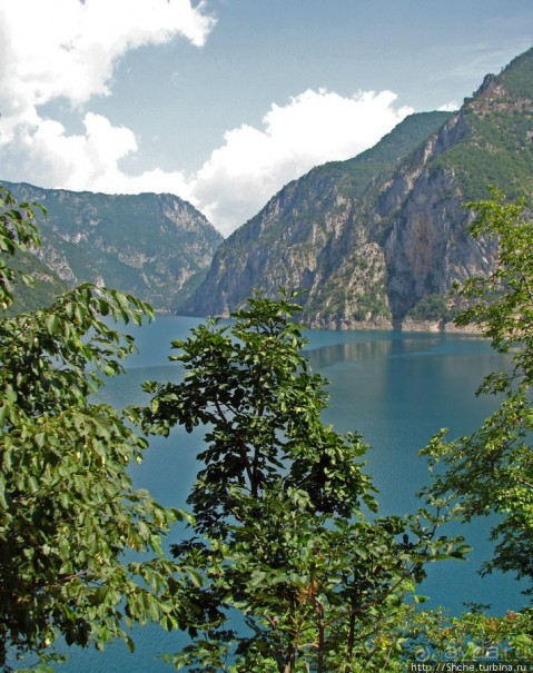 Черногорские картинки. Каньон искусственного Пивского озера