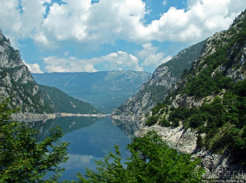Черногорские картинки. Каньон искусственного Пивского озера