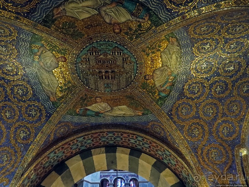 Альбом отзыва "Ахенский собор — первый среди великих и уникальных"