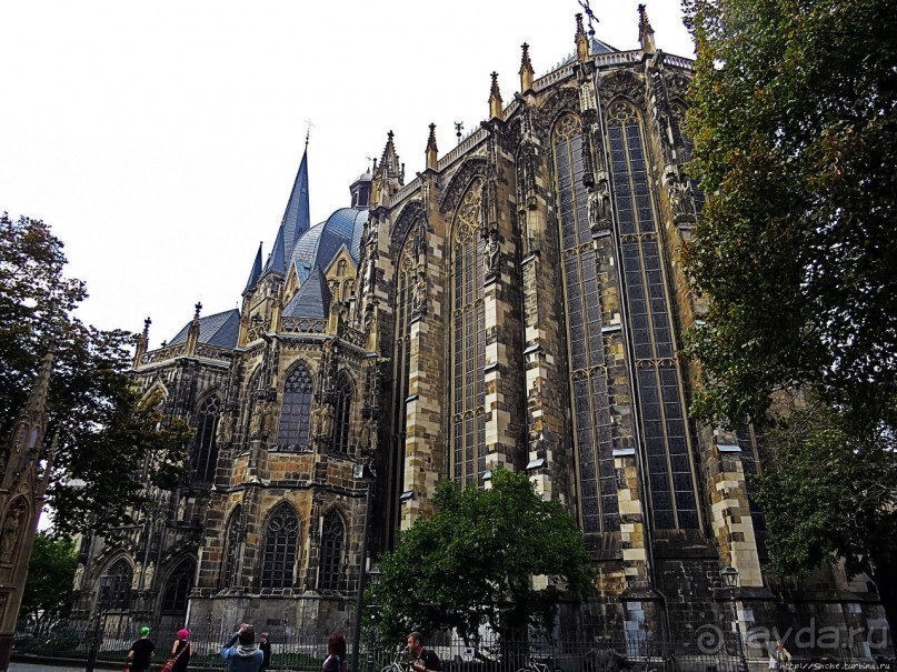 Альбом отзыва "Ахенский собор — первый среди великих и уникальных"