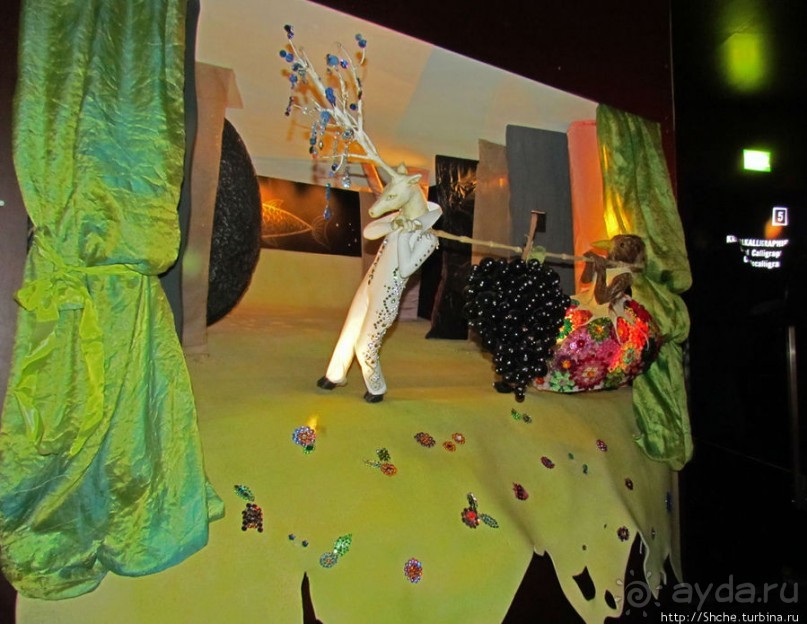 Альбом отзыва ""Кристальные миры Сваровски": подробности первых залов"