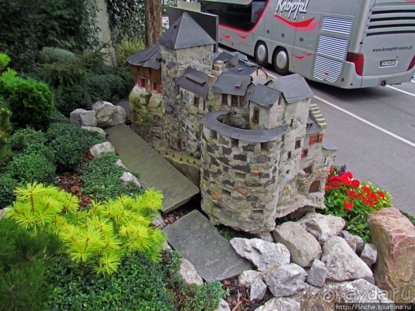 Замок Вадуц (Schloss Vaduz) и окрестности Лихтенштейна