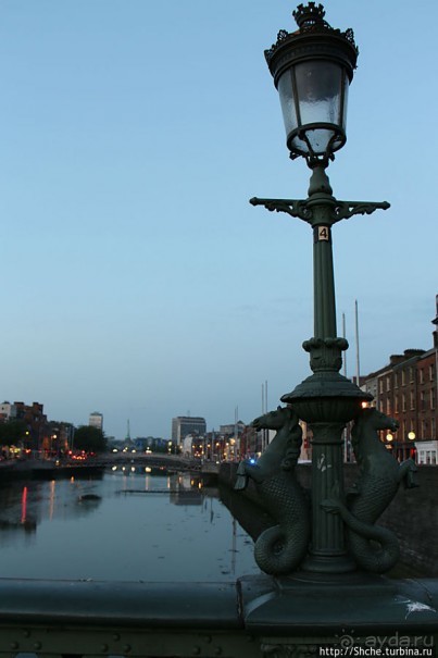 Сумерки на берегах реки Liffey
