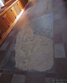 Церковь св. Петра ( 14 век ) - интерьер и "тайная комната"