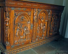 Церковь св. Петра ( 14 век ) - интерьер и "тайная комната"