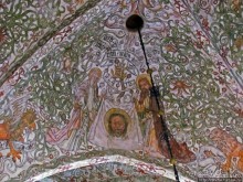 Церковь св. Петра ( 14 век ) - интерьер и "тайная комната"