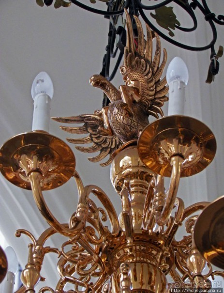 Церковь св. Петра ( 14 век ) - интерьер и "тайная комната"