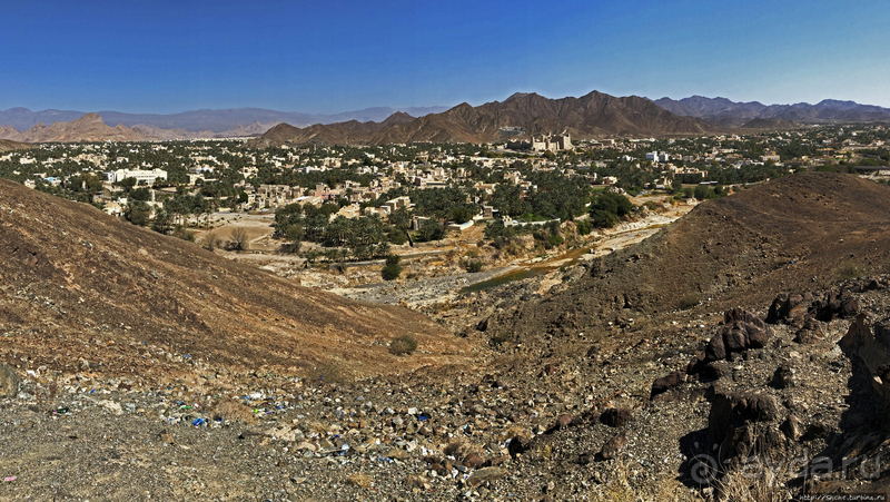 Лучшие виды на древнюю Бахлу и ее ЮНЕСКО-отмеченную крепость