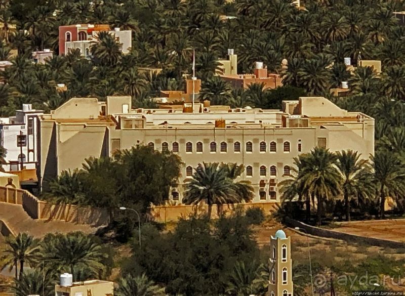 Лучшие виды на древнюю Бахлу и ее ЮНЕСКО-отмеченную крепость