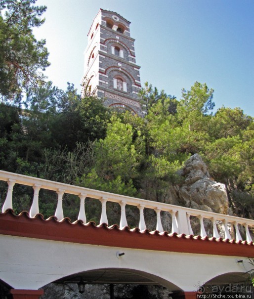 Монастырь Св. Георгия - местного покровителя водителей авто