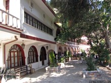 Монастырь Св. Георгия - местного покровителя водителей авто